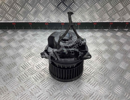 Моторчик печки Ford Mondeo III 2003-2007 рестайлинг  Ford Mondeo Mondeo III 2003-2007 рестайлинг