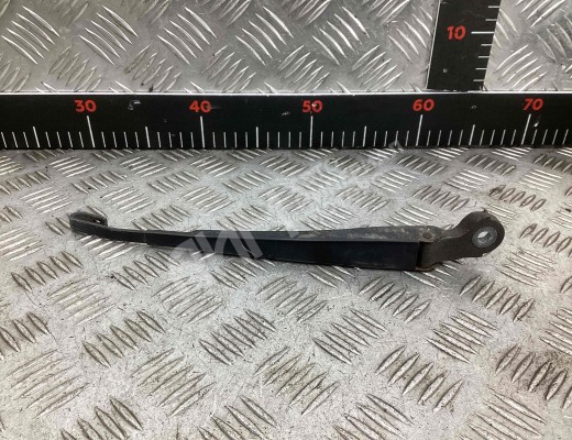 Щеткодержатель задний Volkswagen Passat B5 (3B) 1996-2000  Volkswagen Passat Passat B5 (3B) 1996-2000