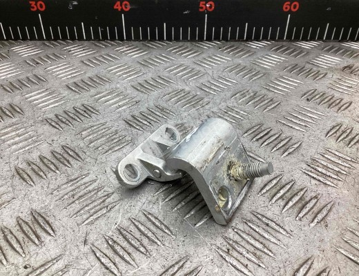 Петля крышки багажника Volkswagen Passat B5 (3B) 1996-2000  Volkswagen Passat Passat B5 (3B) 1996-2000