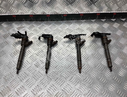 Форсунка Hyundai Matrix I (FC) 2005-2008 рестайлинг  Hyundai Matrix Matrix I (FC) 2005-2008 рестайлинг