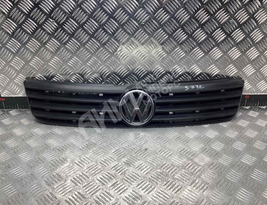 Решетка радиатора Volkswagen Passat B5 (3B) 1996-2000  Volkswagen Passat Passat B5 (3B) 1996-2000