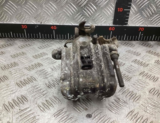 Суппорт задний правый Volkswagen Passat B5+ (3B) 2000-2005 рестайлинг  Volkswagen Passat Passat B5+ (3B) 2000-2005 рестайлинг