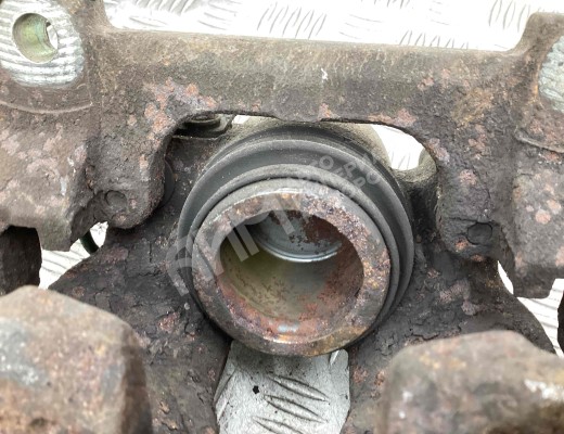 Суппорт передний левый Renault Laguna II (X74) 2001-2005  Renault Laguna Laguna II (X74) 2001-2005