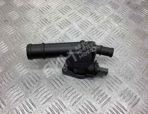 Фланец (тройник) системы охлаждения Skoda Octavia A5 (1Z) 2004-2008  Skoda Octavia Octavia A5 (1Z) 2004-2008