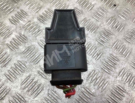 Катушка зажигания Skoda Octavia A4 Tour (1U) 1996-2010  Skoda Octavia Octavia A4 Tour (1U) 1996-2010