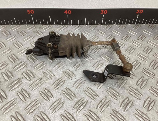 Кран уровня подвески кабины Renault Midlum I 2000-2006  Renault Midlum Midlum I 2000-2006