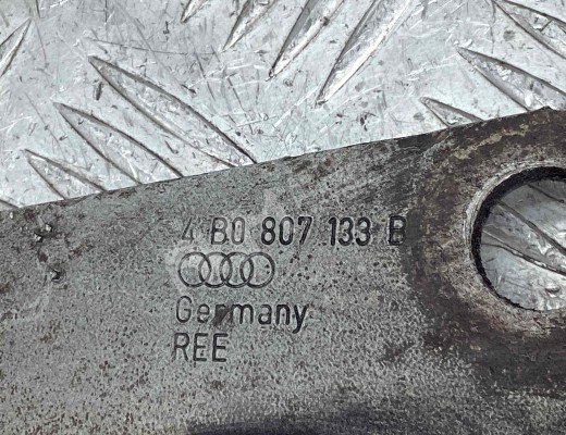 Кронштейн крепления бампера переднего Audi A6 C5 (4B) 1997-2001  Audi A6 A6 C5 (4B) 1997-2001