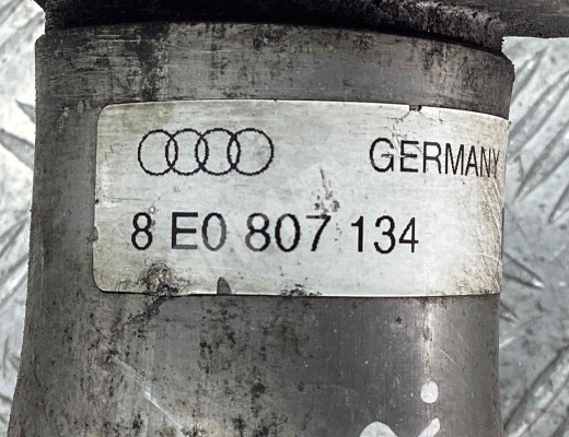 Кронштейн крепления бампера переднего Audi A4 B6 (8EC, 8E5) 2000-2004  Audi A4 A4 B6 (8EC, 8E5) 2000-2004