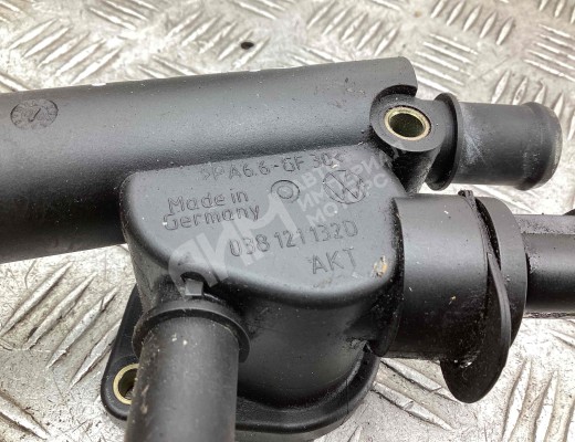 Фланец (тройник) системы охлаждения Volkswagen Golf IV (1J) 1997-2004  Volkswagen Golf Golf IV (1J) 1997-2004