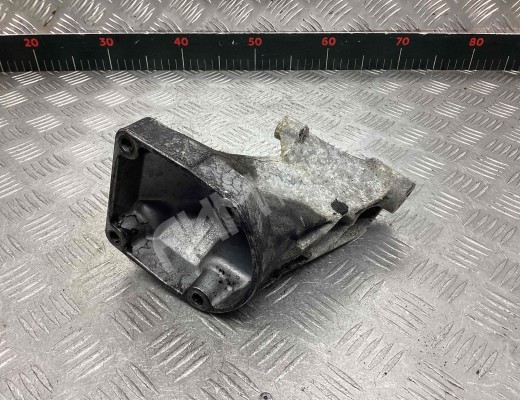 Кронштейн двигателя Mercedes C (W203) 2004-2007 рестайлинг  Mercedes C C (W203) 2004-2007 рестайлинг