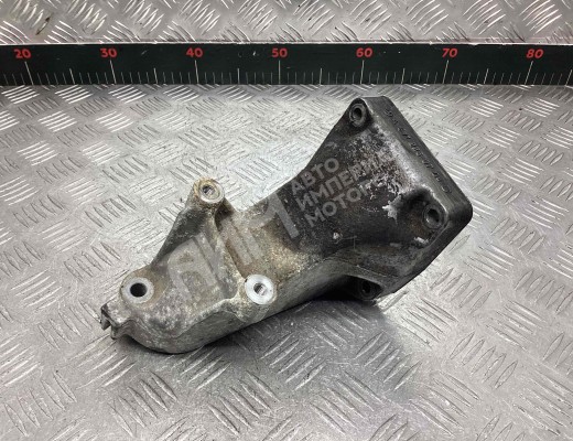 Кронштейн двигателя Mercedes C (W203) 2004-2007 рестайлинг  Mercedes C C (W203) 2004-2007 рестайлинг