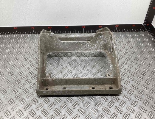 Кронштейн подножки Renault Midlum I 2000-2006  Renault Midlum Midlum I 2000-2006