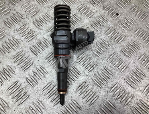 Форсунка Volkswagen Golf IV (1J) 1997-2004  Volkswagen Golf Golf IV (1J) 1997-2004