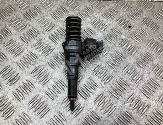 Форсунка Volkswagen Golf IV (1J) 1997-2004  Volkswagen Golf Golf IV (1J) 1997-2004