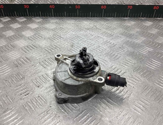 Насос вакуумный Mercedes C (W203) 2004-2007 рестайлинг  Mercedes C C (W203) 2004-2007 рестайлинг