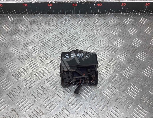 Реле накала свечей Mercedes C (W203) 2000-2004  Mercedes C C (W203) 2000-2004