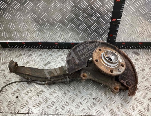 Кулак поворотный левый Volkswagen Touareg I (7L) 2002-2006  Volkswagen Touareg Touareg I (7L) 2002-2006