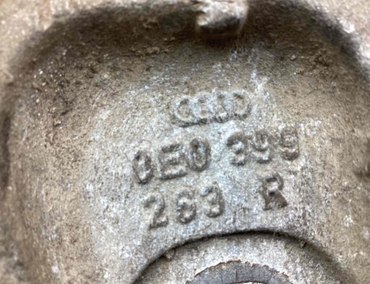 Балка под КПП Audi A4 B6 (8EC, 8E5) 2000-2004  Audi A4 A4 B6 (8EC, 8E5) 2000-2004
