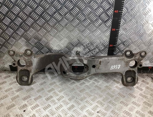 Балка под КПП Audi A4 B6 (8EC, 8E5) 2000-2004  Audi A4 A4 B6 (8EC, 8E5) 2000-2004