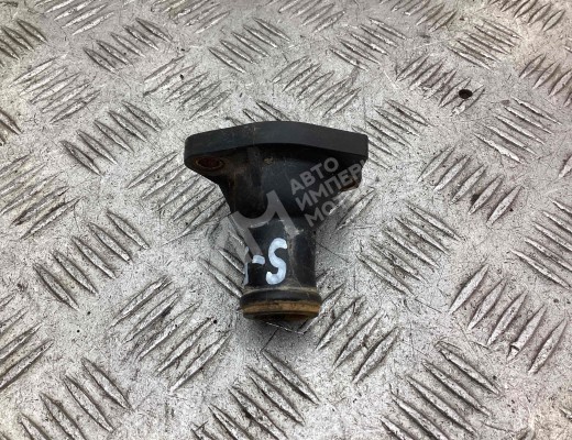 Фланец (тройник) системы охлаждения Audi 80 B3 (89) 1986-1991  Audi 80 80 B3 (89) 1986-1991