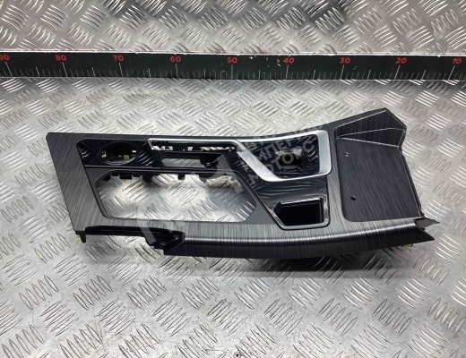 Накладка декоративная центральной консоли Geely Tugella (HPBA4) 2022-2024 рестайлинг  Geely Tugella Tugella (HPBA4) 2022-2024 рестайлинг