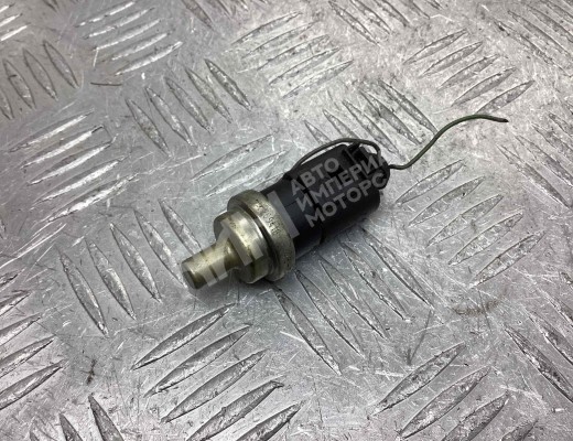Датчик температуры Volkswagen Passat B5+ (3B) 2000-2005 рестайлинг  Volkswagen Passat Passat B5+ (3B) 2000-2005 рестайлинг