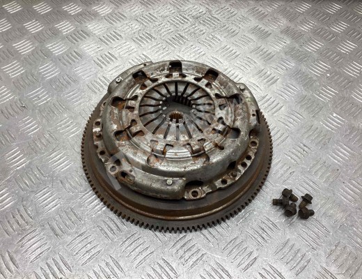 Комплект сцепления Volkswagen Passat B5+ (3B) 2000-2005 рестайлинг  Volkswagen Passat Passat B5+ (3B) 2000-2005 рестайлинг