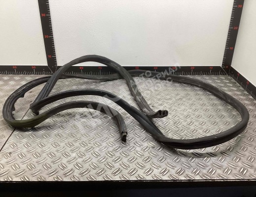 Уплотнитель двери передней правой Renault Midlum I 2000-2006  Renault Midlum Midlum I 2000-2006