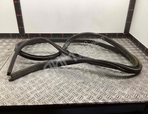 Уплотнитель двери передней левой Renault Midlum I 2000-2006  Renault Midlum Midlum I 2000-2006