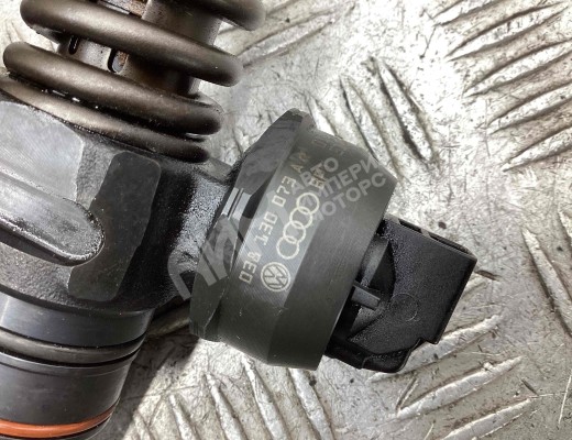 Форсунка Volkswagen Golf IV (1J) 1997-2004  Volkswagen Golf Golf IV (1J) 1997-2004