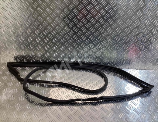 Уплотнитель двери передней левой Toyota Avensis III (T270) 2008-2015  Toyota Avensis Avensis III (T270) 2008-2015