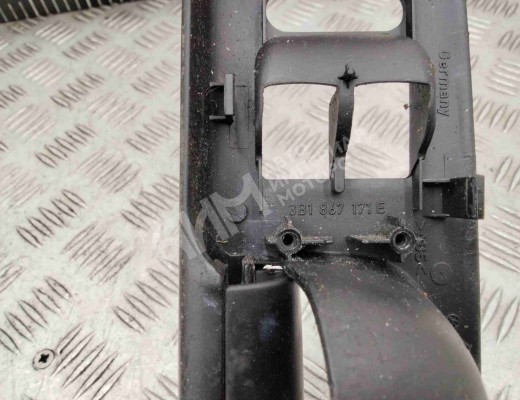 Ручка внутренняя передняя левая Volkswagen Golf IV (1J) 1997-2004  Volkswagen Golf Golf IV (1J) 1997-2004