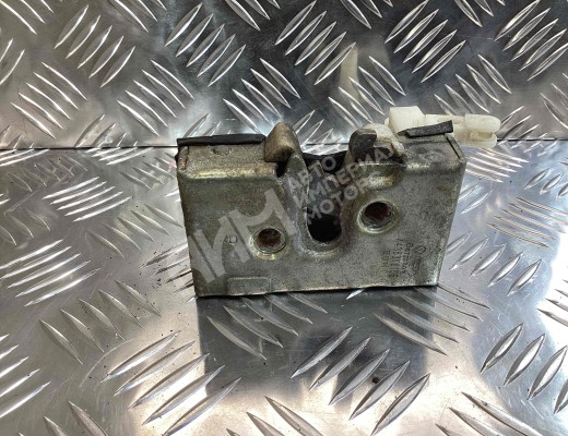 Замок двери передней правой Audi 100 C3 1982-1991  Audi 100 100 C3 1982-1991