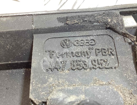 Молдинг двери передней правой Audi 100 C3 1982-1991  Audi 100 100 C3 1982-1991