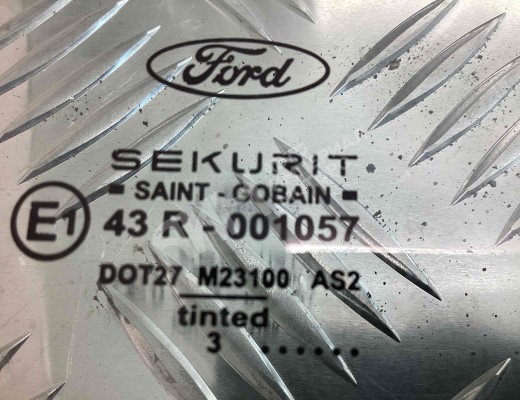 Стекло двери передней правой Ford Focus I 2001-2005 рестайлинг  Ford Focus Focus I 2001-2005 рестайлинг