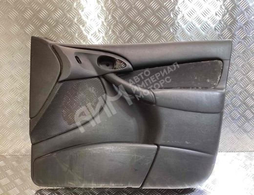 Обшивка двери передней правой (дверная карта) Ford Focus I 2001-2005 рестайлинг  Ford Focus Focus I 2001-2005 рестайлинг