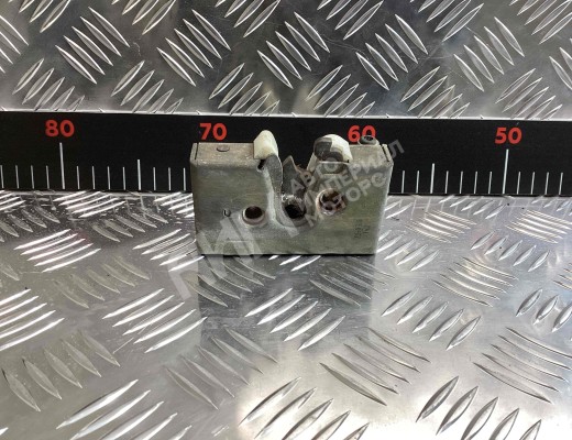 Замок двери передней правой Renault Magnum E-TECH II 1997-2000  Renault Magnum Magnum E-TECH II 1997-2000