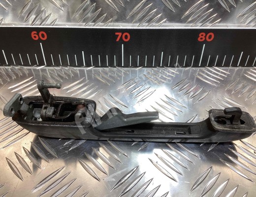 Ручка наружная задняя правая Audi 100 C3 1982-1991  Audi 100 100 C3 1982-1991