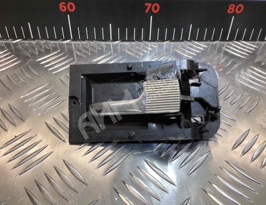 Ручка внутренняя задняя правая Audi 100 C3 1982-1991  Audi 100 100 C3 1982-1991