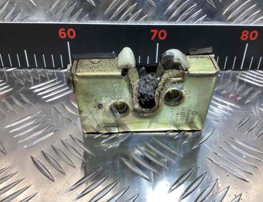 Замок двери задней правой Audi 100 C3 1982-1991  Audi 100 100 C3 1982-1991