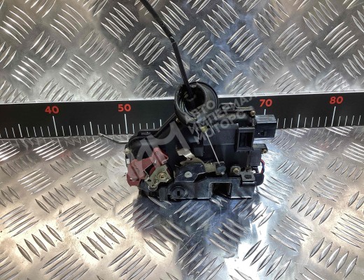 Замок двери задней левой Audi A4 B6 (8EC, 8E5) 2000-2004  Audi A4 A4 B6 (8EC, 8E5) 2000-2004