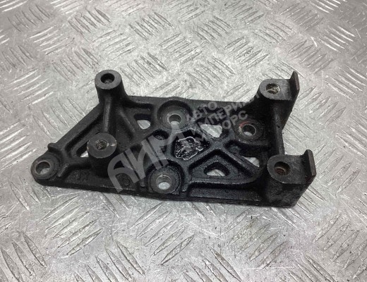 Кронштейн компрессора кондиционера Hyundai Terracan (HP) 2001-2007  Hyundai Terracan Terracan (HP) 2001-2007