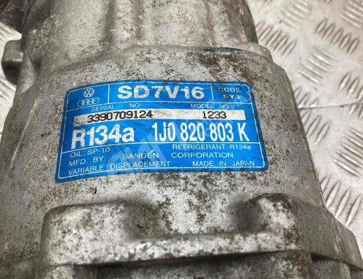 Компрессор кондиционера Volkswagen Golf IV (1J) 1997-2004  Volkswagen Golf Golf IV (1J) 1997-2004