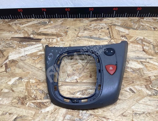 Кнопка аварийной сигнализации Renault Scenic II (JM) 2003-2006  Renault Scenic Scenic II (JM) 2003-2006