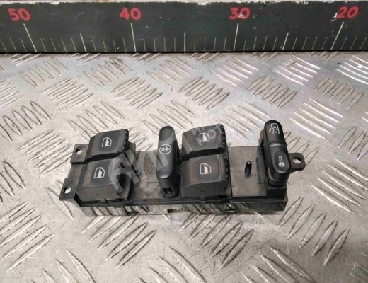 Блок управления стеклоподъемниками Volkswagen Golf IV (1J) 1997-2004  Volkswagen Golf Golf IV (1J) 1997-2004