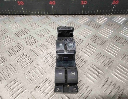 Блок управления стеклоподъемниками Volkswagen Passat B5 (3B) 1996-2000  Volkswagen Passat Passat B5 (3B) 1996-2000