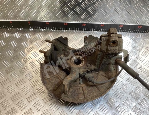 Ступица передняя правая Volkswagen Golf V (1K) 2004-2009  Volkswagen Golf Golf V (1K) 2004-2009