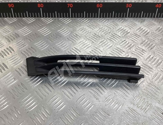 Заглушка (решетка) в бампер передний Mercedes C (W202) 1993-1997  Mercedes C C (W202) 1993-1997