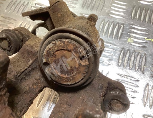 Суппорт задний правый Audi A4 B5 (8D) 1994-1999  Audi A4 A4 B5 (8D) 1994-1999