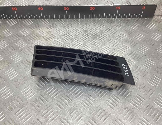 Заглушка (решетка) в бампер передний Audi A4 B5 (8D) 1999-2001 рестайлинг  Audi A4 A4 B5 (8D) 1999-2001 рестайлинг